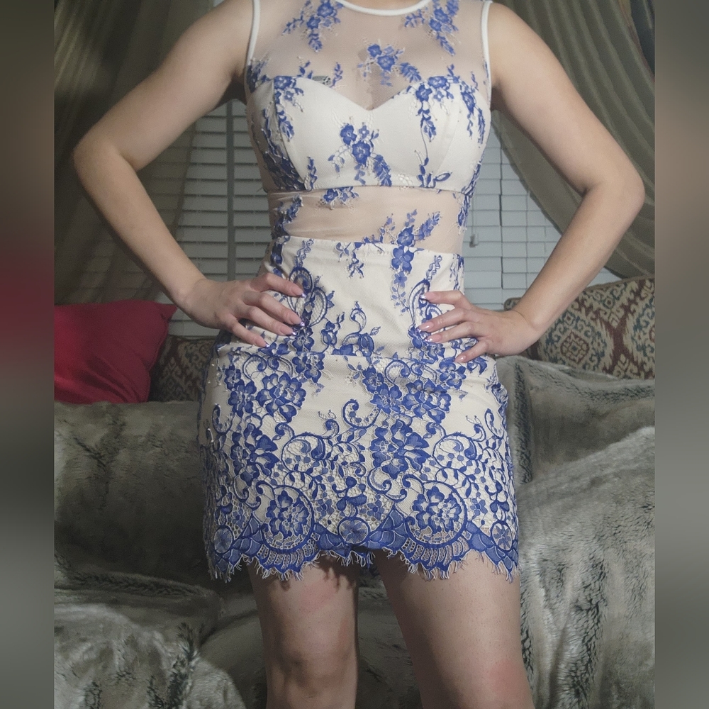 Bebe dress blue and beige floral trimed Dress